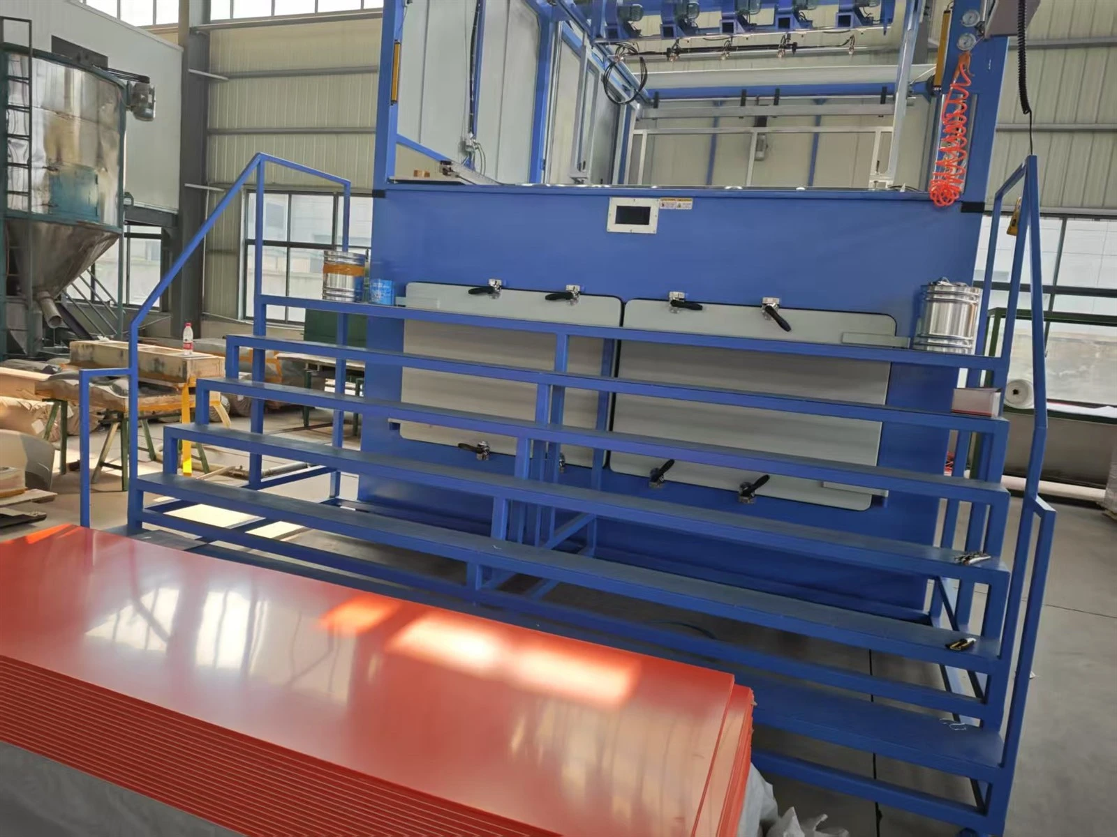 Vacuum forming equipment Vacuum forming equipment